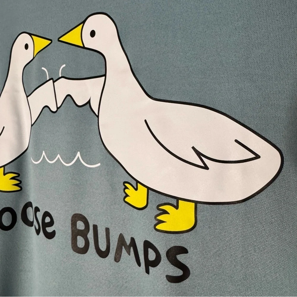 NWT Muted blue Goose Bumps sweat shirt size Medium